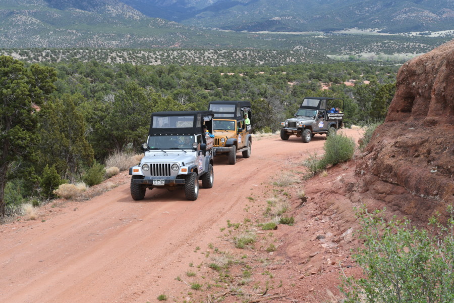 Jeep tour through Red Canyon 
